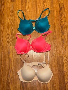Victoria's Secret Teal, Coral & Cream Smooth T-Shirt Bra Trio